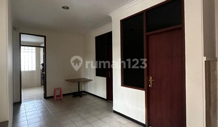 Ciamik Terawat Rumah Taman Hunian Satelit Saturnus, Sukomanunggal 2