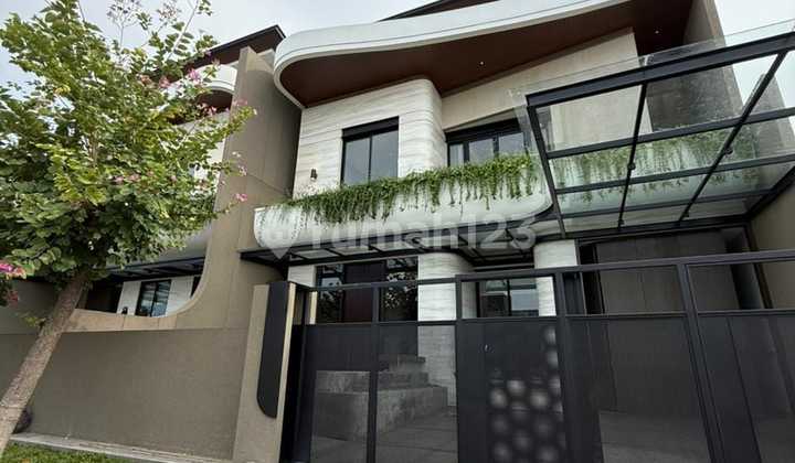 Rumah Graha Famili Kawasan Elit Include Furnish dan Lift Rumah Graha Famili Kawasan Elit Include Furnish dan Lift