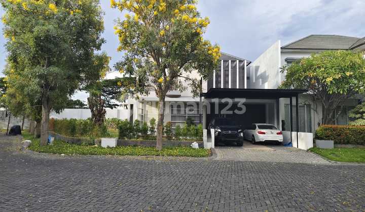 Murah Segera terjual Rumah Hook Royal Residence