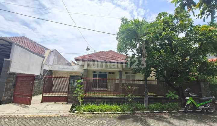 Tenggilis Tengah House, Empty Condition, 1 Floor, Well-Maintained