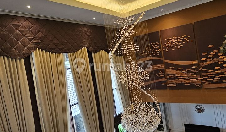 Full Furnished Graha Family Sangat Terawat ada Kolam Ikan Koi dekat citraland dan Pakuwon 2