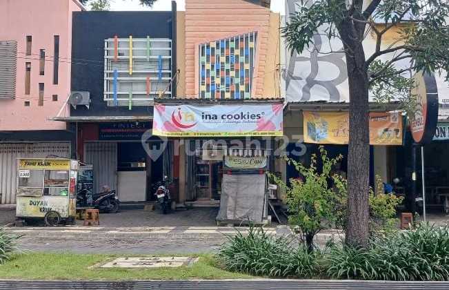 Rare Find Shop House for Sale in Gresik Kota Baru Housing, GKB, Gresik Rare Find Shop House for Sale in Gresik Kota Baru Housing, GKB, Gresik