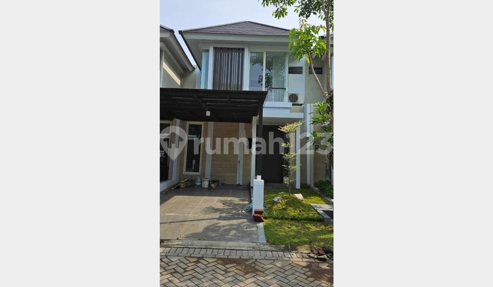 3 Floors House in Northwest Park Citraland West Surabaya