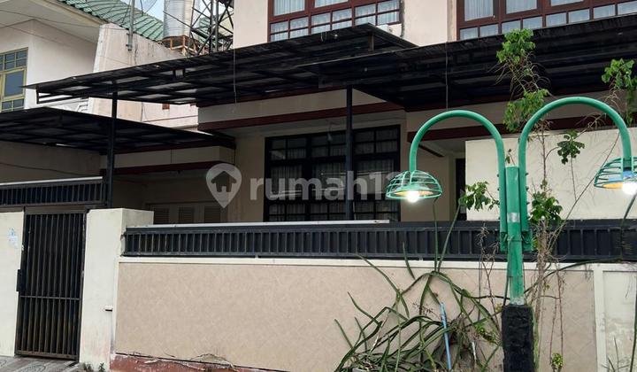 Posisi depan Rumah 2 Lantai di Lembah Harapan Cluster Pinus Asri 1