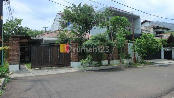 Rumah di Jalan Kayu Putih Tengah Jakarta Timur  1