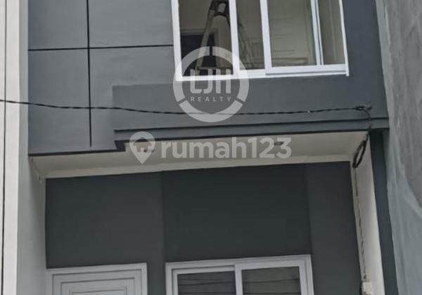 Semi-Furnished House in Banyo Bcs, Kelapa Gading, North Jakarta 2