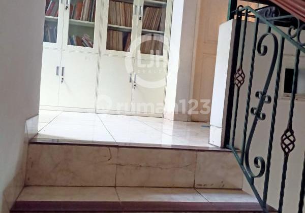 RUMAH DI JALAN MELODI MAS, BCS AREA KELAPA GADING 2