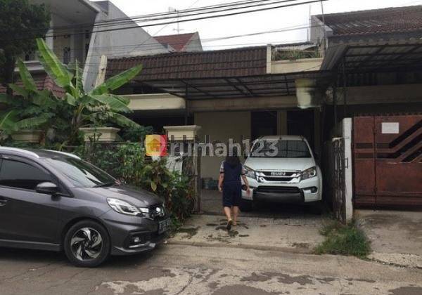 Rumah di Summagung Kelapa Gading Jakarta Utara  1