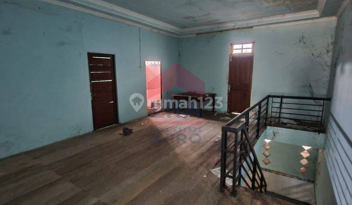 Ruko 2 Lantai di Jalan Husein Hamzah Pal 5, Pontianak Barat 3
