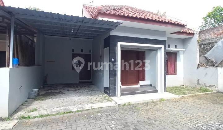 Cheap House for Rent in Housing Complex Near PLN Gedongkuning Cheap House for Rent in Housing Complex Near PLN Gedongkuning