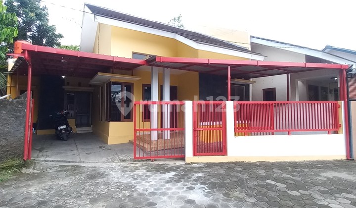 For Rent: Affordable Semi-Furnished House in Berbah, Near Jln. Wonosari