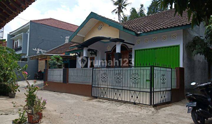 Dikontrakan Rumah Murah 4 Kamar Tidur Di Kotagede Dekat Kampus 1