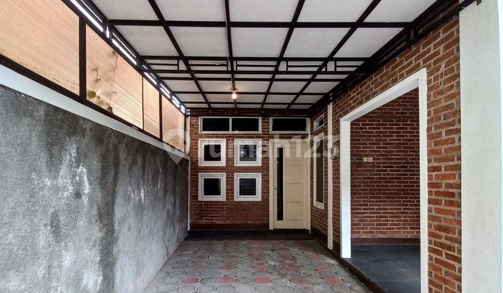 Minimalist House for Rent Near PLN Gedongkuning 2