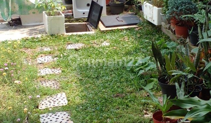 Rumah di Taman surya 5 