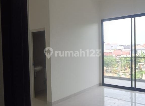 Rumah di Taman Surya 5, Cengkareng, Jakarta Barat, DKI Jakarta

