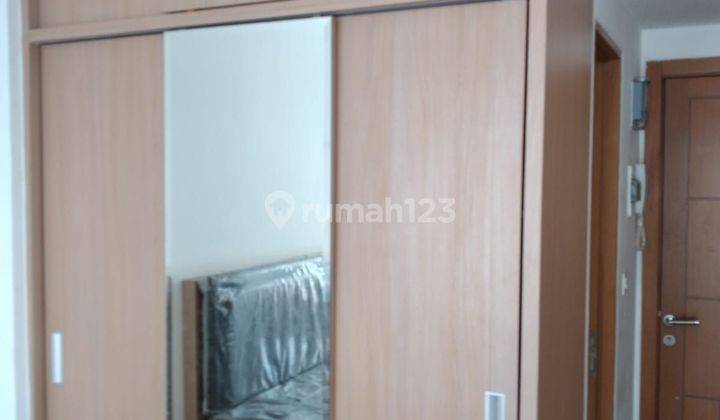 Jual Apartemen furnished The Nest karang tengah

 2