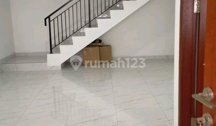 Sell New House in Taman Palem Lestari West Jakarta 2