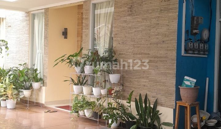 Rumah siap huni 2 lantai daerah petukangan