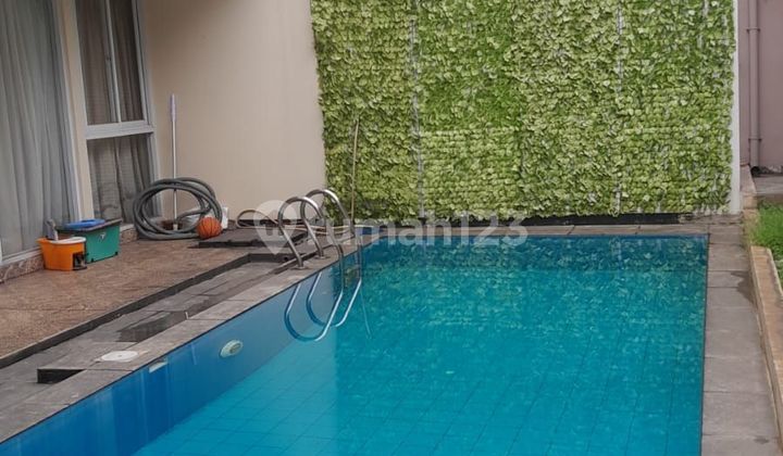 Rumah siap huni 2 lantai daerah petukangan 2