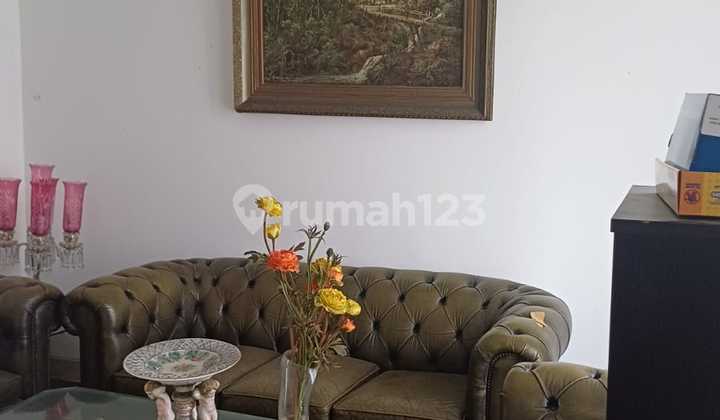 In Kebayoran Baru, 2