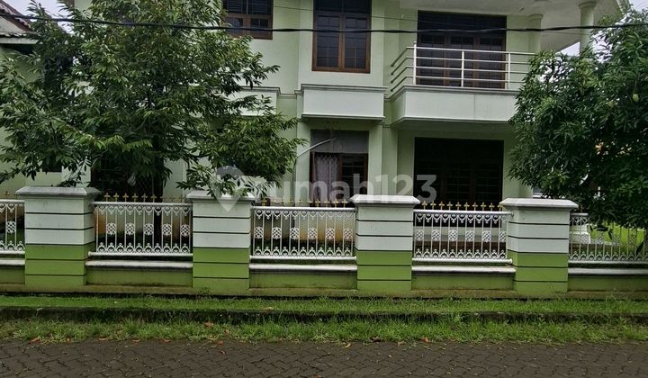 Runah 2 Lantai Siap Huni Dengan.lingkungan.komplek.sangat.luas Dan.nyaman. Runah 2 Lantai Siap Huni Dengan.lingkungan.komplek.sangat.luas Dan.nyaman.