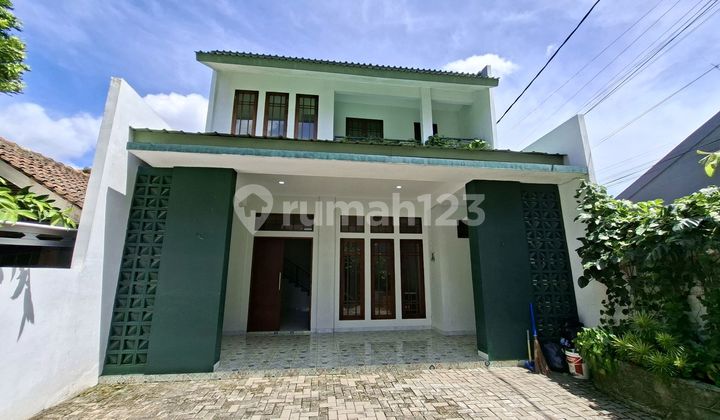 Ready-to-Occupy House in Jagakarsa