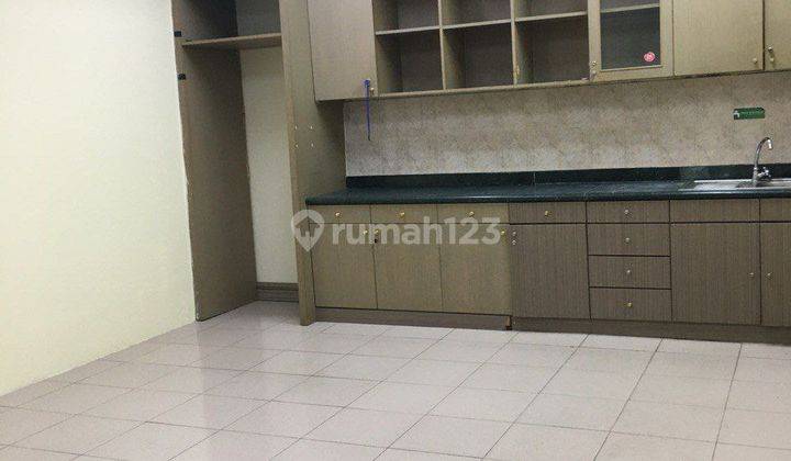 Disewakan Gedung 4lt Parkiran Luas Di Menteng 2