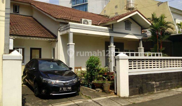 Dijual Rumah Klasik Minimalis di Menteng 1