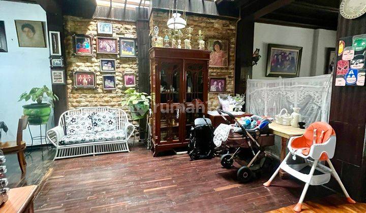 Dijual Rumah Vintage Terawat di Menteng 2