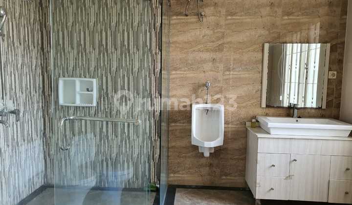 For Rent Residential House Quiet Location in Menteng 2