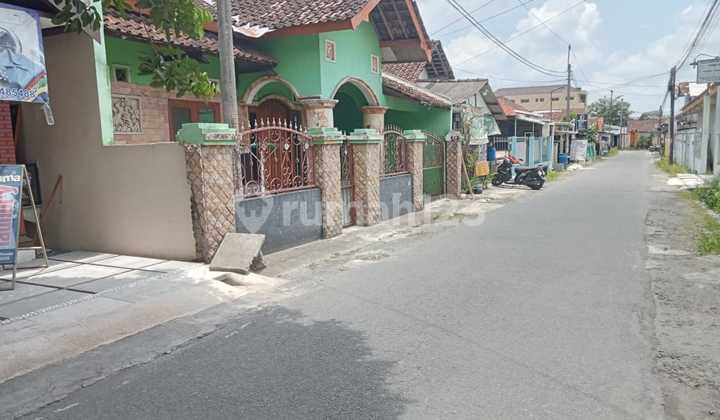 Dijual Murah Rumah Tepi Jalan Timur JEC di Yogakarta 2
