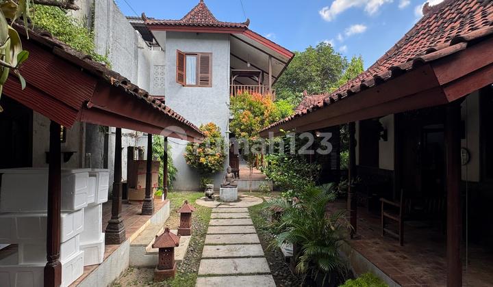 Antique House for Sale, Spacious Land, Cool, Comfortable in Sewon Bantul Yogyakarta 2