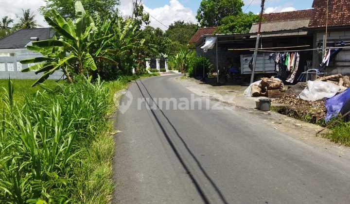 Dijual Tanah Pekarangan Pinggir Jalan Aspal Kabupaten Barat Smp N 3 Kasihan di Yogyakarta