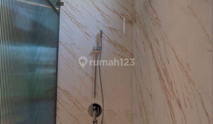 Rumah Mewah Konsep American Classic di Gading Serpong 17