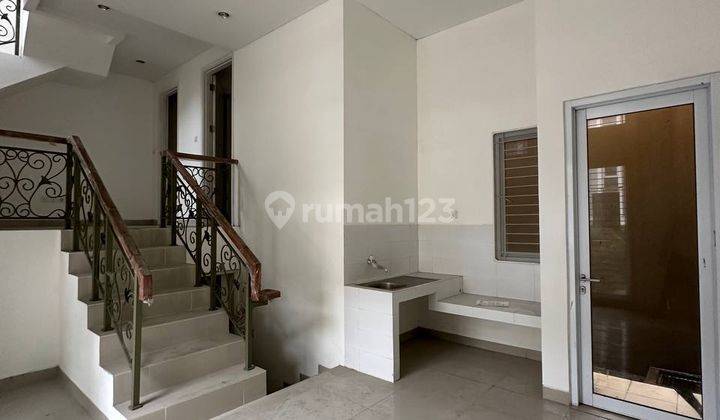 Rumah Rapih Harus Segera Terjual 8 X 10 di Karelia Vilage 2