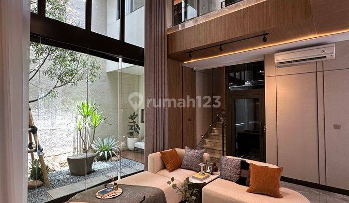 Rumah 3 Lantai Sudah Include Lift di Lingkungan Hijau Gading Serpong 1