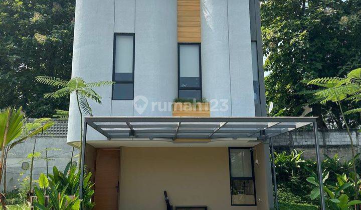 Rumah Dengan Rooftop di Serpong Bsd 1