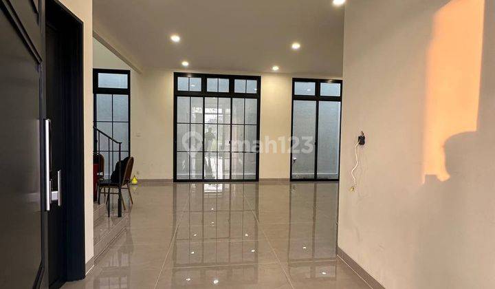 Rumah 2 Lantai Rapih di Tengah Gading Serpong Bsd 2