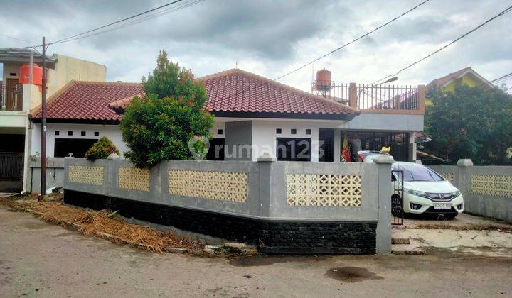 tampak depan rumah cantik siap huni di
