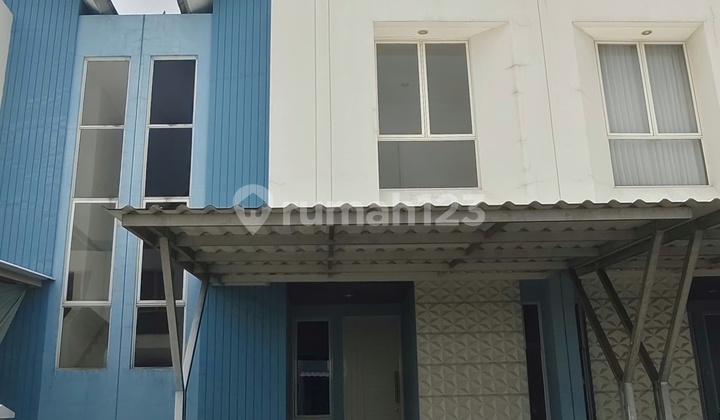 Disewakan Rumah di Suvarna Sutera Catriona 2 Lantai Disewakan Rumah di Suvarna Sutera Catriona 2 Lantai