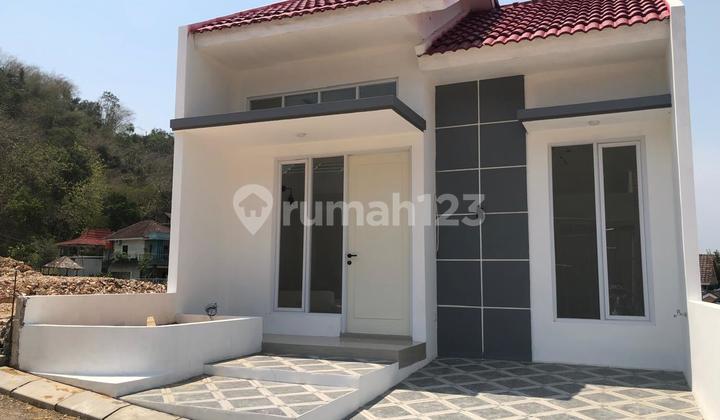RUMAH MURAH MINIMALIS MODERN DALAM PERUMAHAN DEKAT PASAR GODEAN
