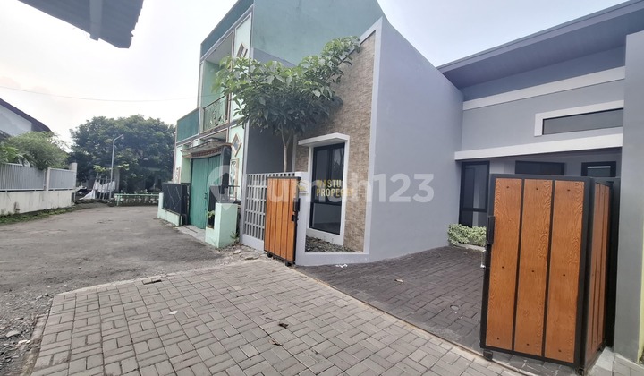 Rumah Baru Siap Huni Dekat Jalan Kabupaten & Ring Road Barat