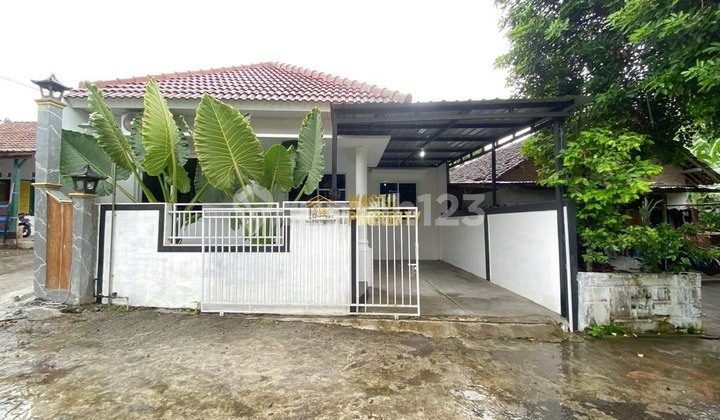 RUMAH SIAP HUNI FURNISHED PRIVATE POOL DEKAT BANDARA ADISUCIPTO RUMAH SIAP HUNI FURNISHED PRIVATE POOL DEKAT BANDARA ADISUCIPTO