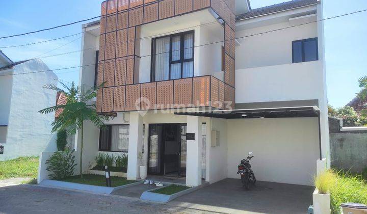 Rumah Modern 2 Lantai Siap Huni, Furnish Dekat Ring Road Selatan 2