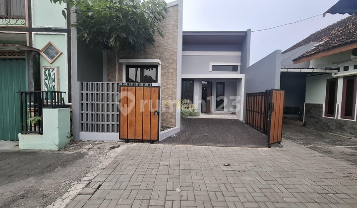 Rumah Baru Siap Huni Dekat Jalan Kabupaten & Ring Road Barat Rumah Baru Siap Huni Dekat Jalan Kabupaten & Ring Road Barat