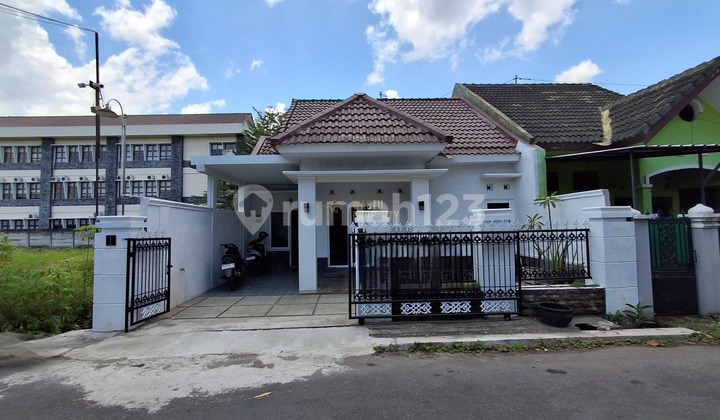 RUMAH LUAS SIAP HUNI AKSES MUDAH 200 METER DARI BUDI MULIA 2