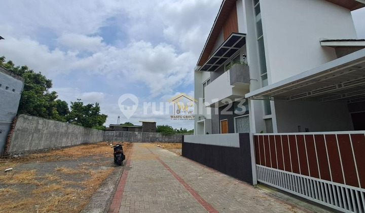 RUMAH 2 LANTAI KAWASAN PREMIUM, DEKAT JCM MALL SLEMAN 2