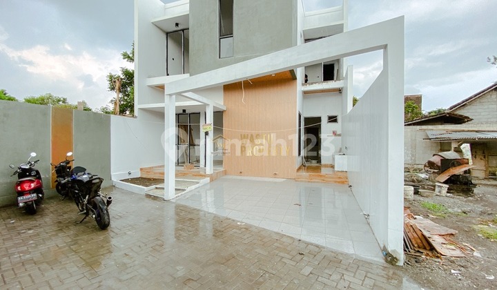 RUMAH READY MODERN 2 LANTAI DALAM CLUSTER DEKAT PEMDA SLEMAN 2