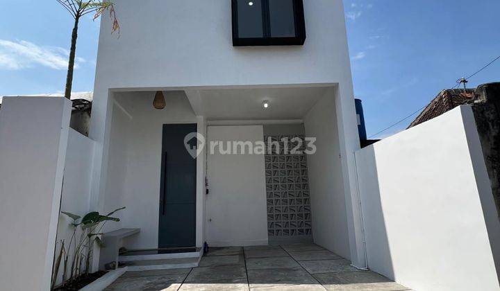 RUMAH MURAH SIAP HUNI 2 LANTAI 600 JUTAAN DI MAGUWO DEKAT AMPLAZ 1