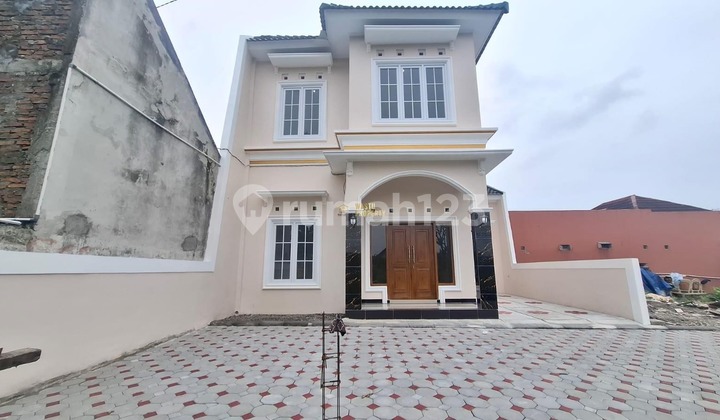 Ready-to-Occupy 2-Story House 500 Meters on Wonosari Road in Potorono
